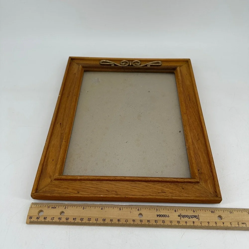 Vintage Oak Finish Wood Picture Frame Gold Scroll Accent Tabletop 8x10 Display